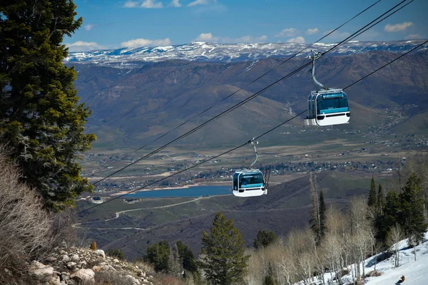 Lanovka Gondola Lyžařském Středisku Snowbasin Utahu Dech Beroucí Výhled Údolí — Stock fotografie