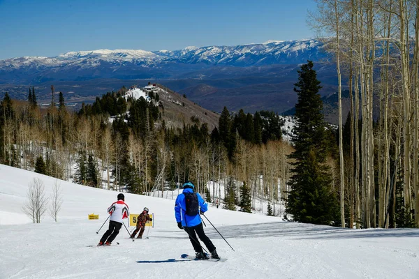 Desfrutando Esqui Descendo Park City Canyons Ski Area Utah Condições — Fotografia de Stock