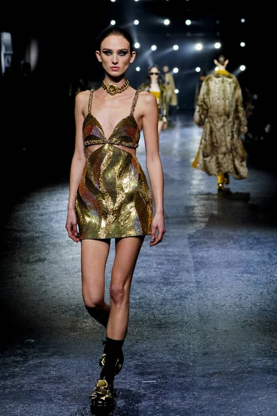 Milan Italy February Model Walks Runway Roberto Cavalli Fashion Show — Stockfoto