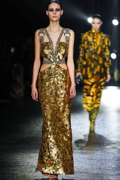 Milan Italy February Model Walks Runway Roberto Cavalli Fashion Show — Zdjęcie stockowe