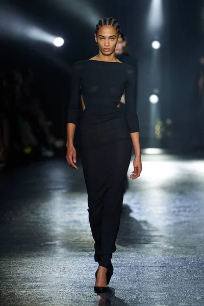 Milan Italy February Model Walks Runway Roberto Cavalli Fashion Show — Stok fotoğraf