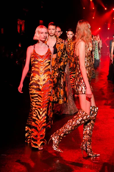 Milan Italy February Models Walk Runway Finale Roberto Cavalli Fashion — стоковое фото
