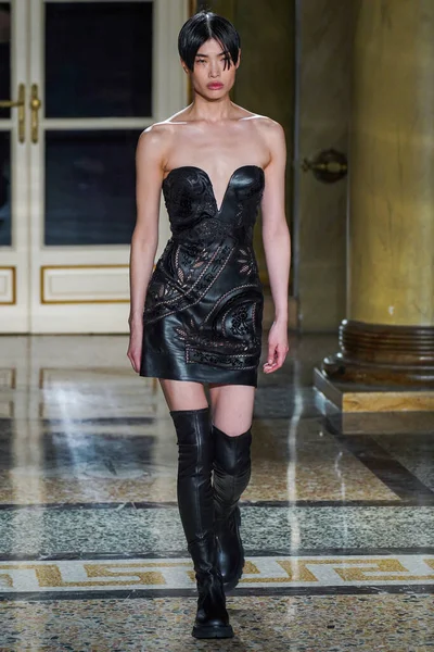 Milan Italy February Model Walks Runway Ermanno Scervino Fashion Show — Stockfoto