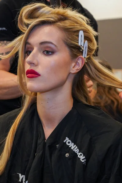 Milan Italy February Model Getting Ready Backstage Elisabetta Franchi Fashion — Stock Photo, Image