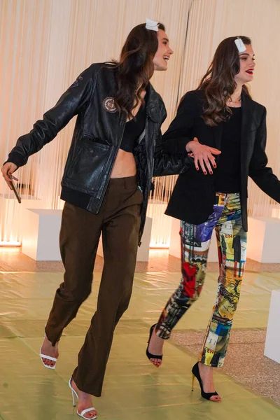 Milan Italië Februari Modellen Bij Repetitie Voor Elisabetta Franchi Modeshow — Stockfoto