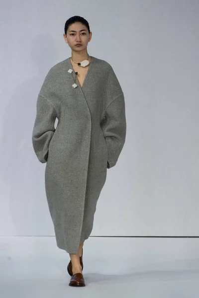 Milan Italien Ruari Modell Går Banan Calcaterras Modevisning Milano Fashion — Stockfoto