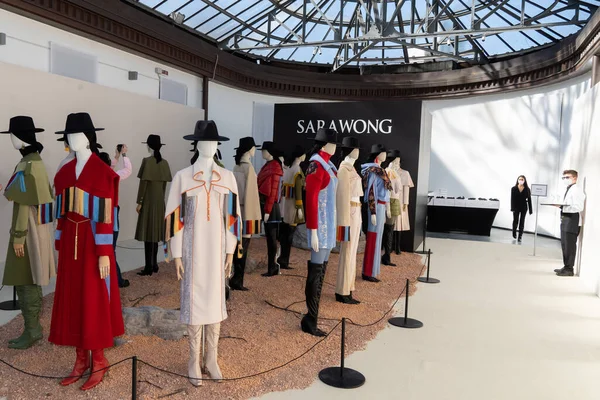 Milán Italia Febrero Maniquíes Presentación Moda Sarawong Durante Semana Moda — Foto de Stock