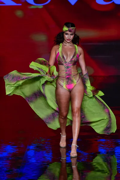 Miami Beach Florida July Model Walks Runway Keva Swimwear Show — Stock fotografie