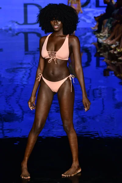 Miami Beach Florida July Model Walks Runway Jacque Designs Swimwear — Stock Photo, Image