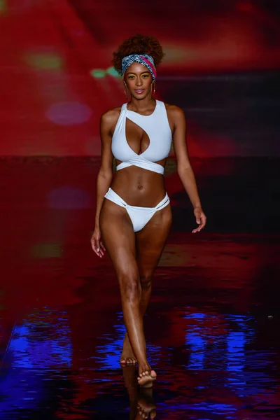 Miami Beaca Florida July Model Walk Keva Swimwwear Show Miami — 스톡 사진