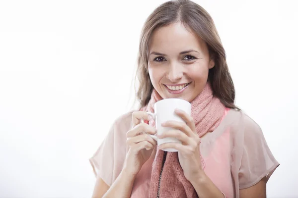 Jolie fille se réveillant à l'odeur du café — Photo