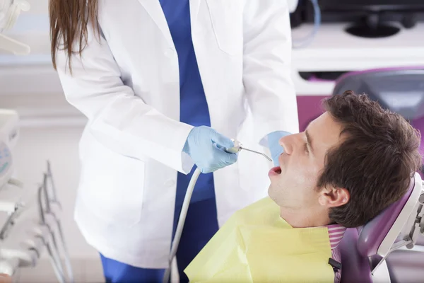 Dentista da lavoro — Foto Stock