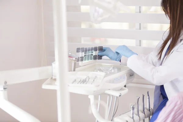 Dentista de trabalho — Fotografia de Stock