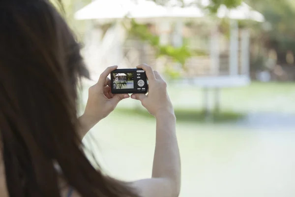 Girl making photo — Stock Photo, Image