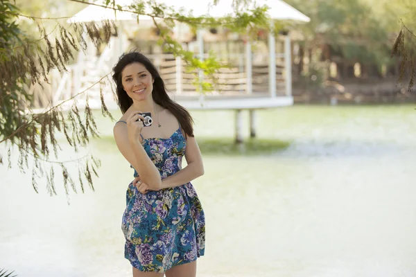 Retrato de una hermosa joven — Foto de Stock