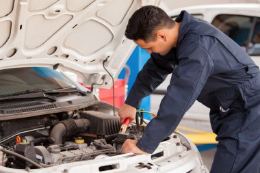 mekanik motor kontrol eder.