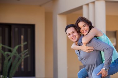 kadın kocasını sürme Paketle