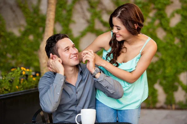 Woman surprising his date — Stock Photo, Image