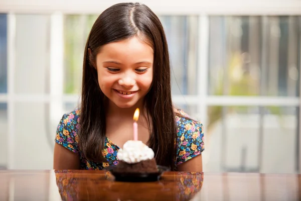 Beautiful little girl celebrates birthday. — Stock Photo, Image