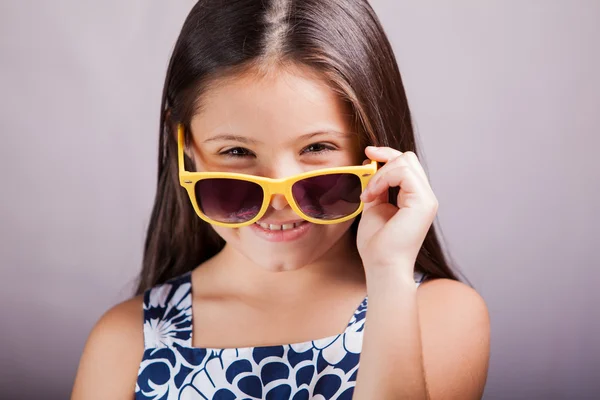 眼鏡をかけた女の子 — ストック写真