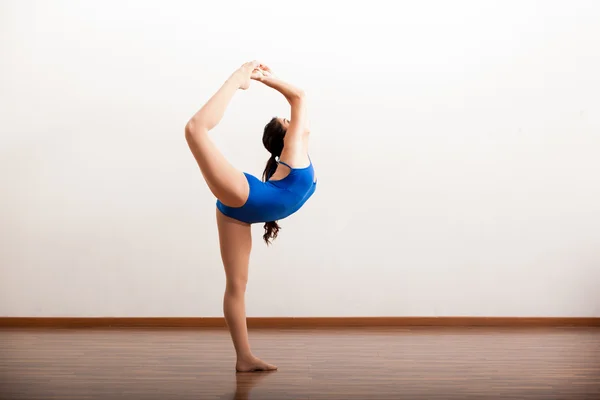 Ballet dancer rehearsing — Stock Photo, Image