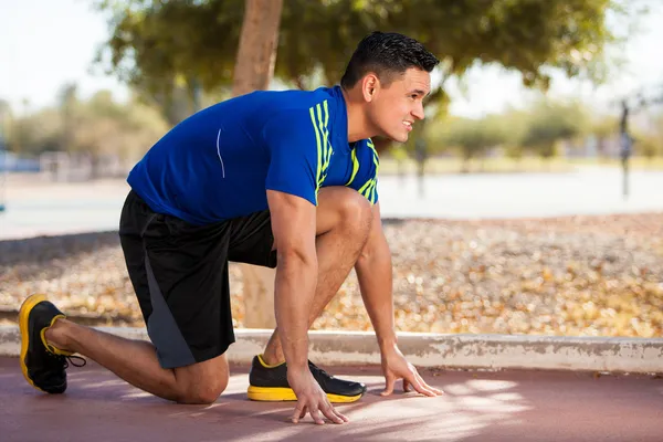 Giovane atleta pronto a correre — Foto Stock