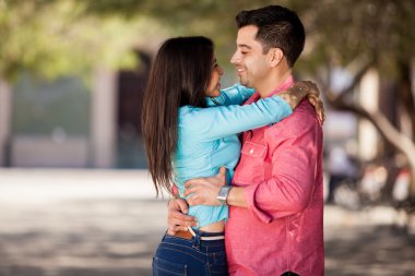 aşık genç bir İspanyol Çift