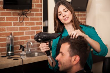 blowdrying saç bir salonu