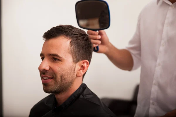 Mi sono appena tagliata i capelli. — Foto Stock