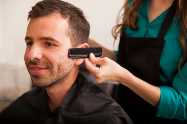 Getting sideburns straight — Stock Photo, Image