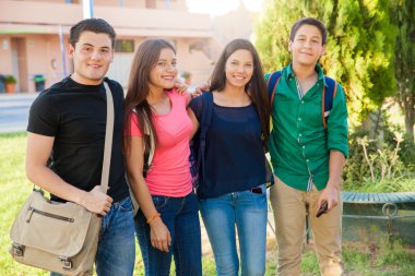 Gelukkig tieners op school