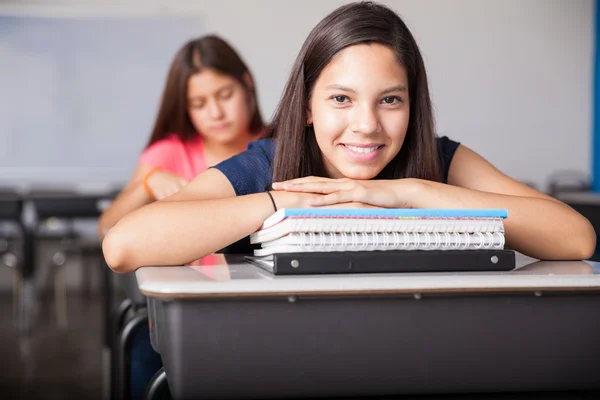 Glad gymnasiestudent — Stockfoto