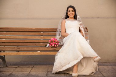 Gelin Damat için bekliyor