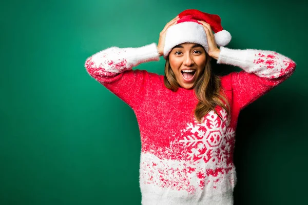 Bu harika bir şey! Harika haberler alırken İspanyol kadının mutluluktan çığlık atmasına şaşırdım.