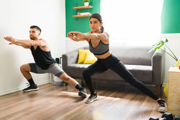 Ajuste Novia Novio Haciendo Ejercicio Para Alcanzar Sus Objetivos Fitness — Foto de Stock