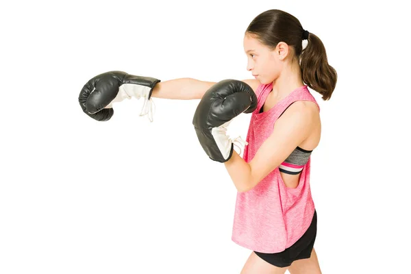 Entraînement Actif Petite Fille Avec Des Gants Boxe Lancer Coup — Photo