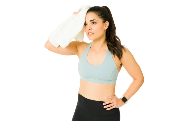 Sweaty Tired Young Woman Cleaning Her Face Gym Towel Doing — Stock Photo, Image