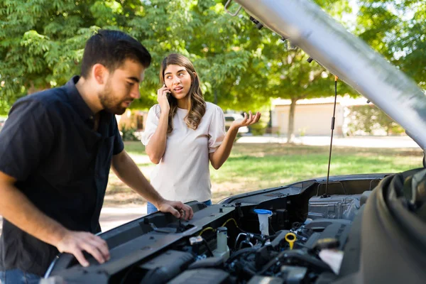 Young Woman Calling Roadside Assistance Service Having Car Problems Road — Stock Photo, Image