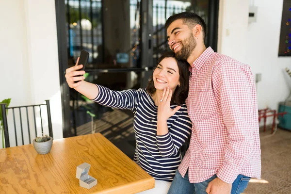 Said Yes Excited Couple Taking Selfie Posting Recent Engagement Social — Stock Photo, Image