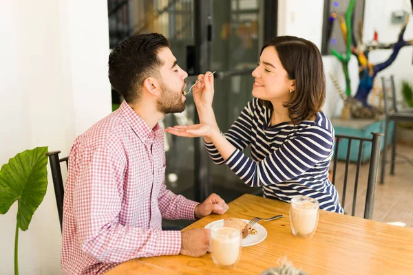 Adorable Woman Feeding Her Boyfriend Happy Couple Enjoying Delicious Cake — Stock Photo, Image