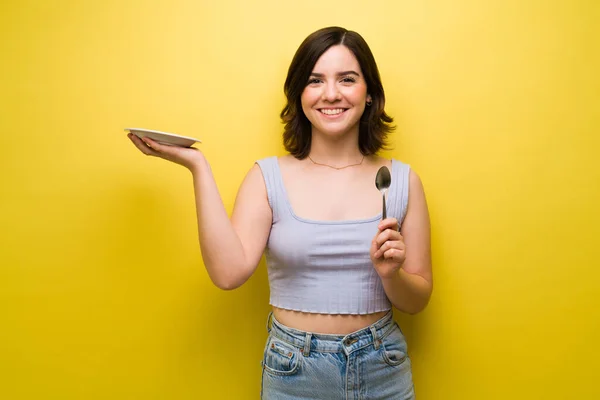 Ready Dinner Happy Caucasian Woman Smiling While Holding Empty Plate — Stock Photo, Image