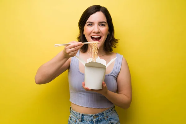 Super Happy Woman Holding Asian Takeout Food Using Chopsticks Eat — Stock Photo, Image
