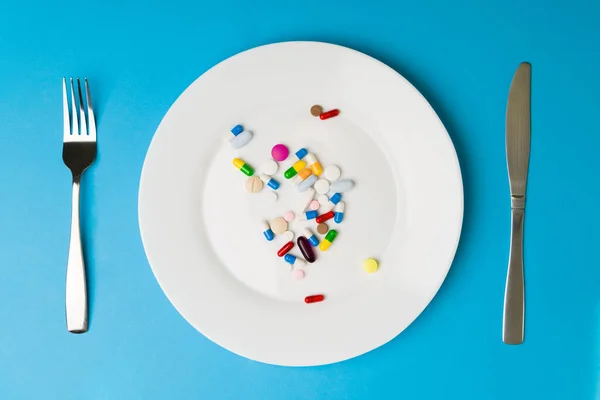 Ανθυγιεινή Διατροφή Βιταμίνες Κάψουλα Και Συμπληρώματα Διατροφής Ένα Πιάτο Ένα — Φωτογραφία Αρχείου