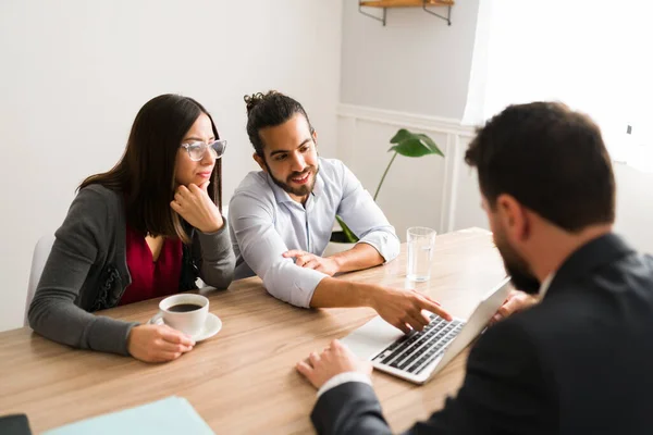 Excited Couple Asking Mortgage Loan Buy New House Financial Agent — Fotografia de Stock