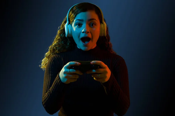 Caucasian Young Woman Screaming Her Mouth Open While Gaming Female — Fotografia de Stock