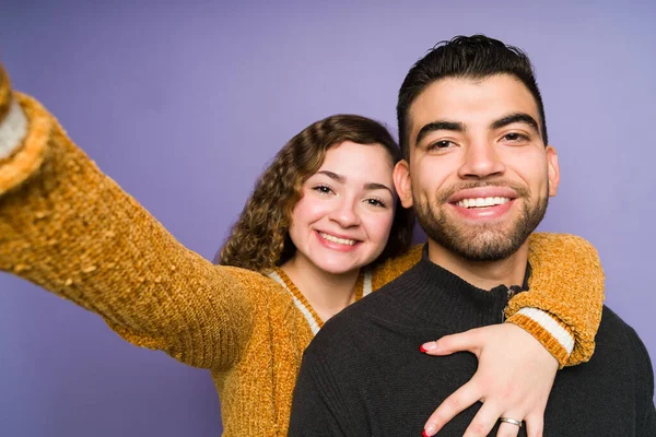 Personal Perspective Happy Attractive Young Couple Taking Selfie Together Post — Stockfoto