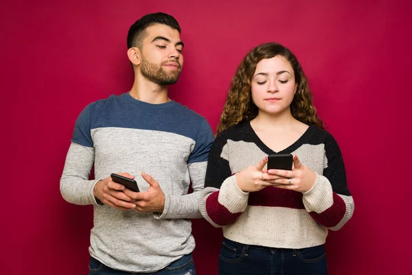 You Cheating Insecure Young Man Spying His Girlfriend While Texting — Stock Photo, Image