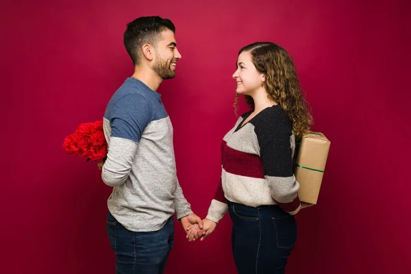 Surprise Gifts Beautiful Couple Love Dating Surprising Each Other Romantic — стоковое фото