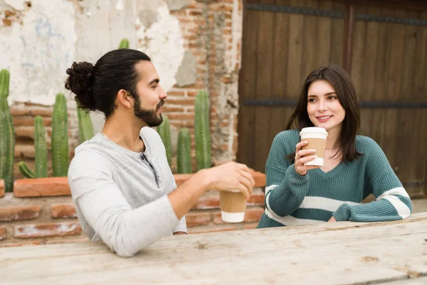 Attractive Mixed Race Friends Hanging Out Outdoor Cafe Talking Gossip — Stock Photo, Image