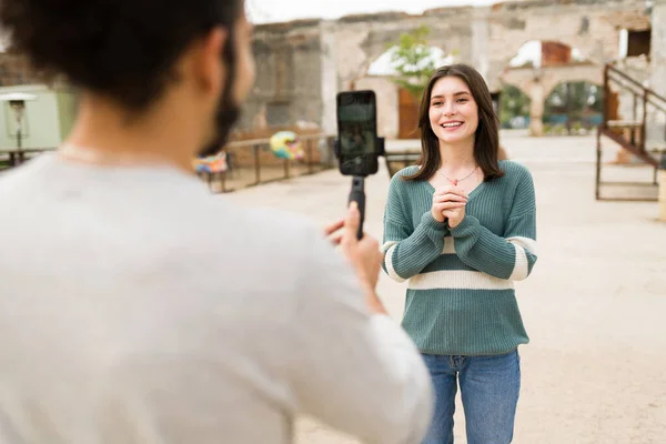 Succesvolle Social Media Influencer Met Duizenden Volgers Vlogging Lifestyle Video — Stockfoto